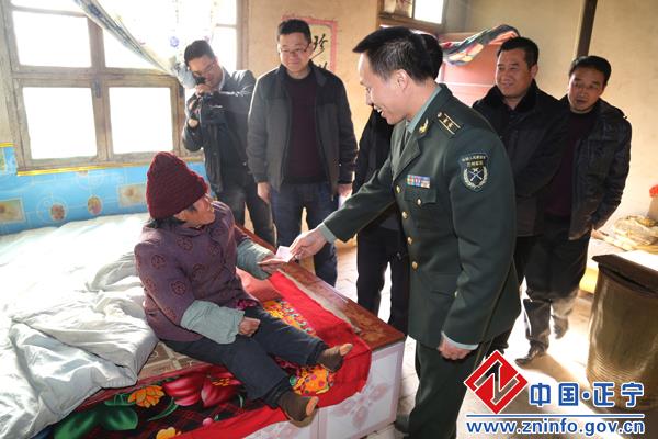 段卫国赴三嘉乡开展“两节”慰问活动