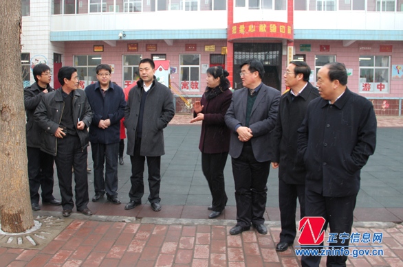 张龙杰到山河初中等学校调研