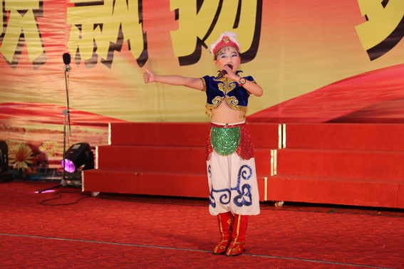 正宁县委机关举办党的群众路线教育实践活动机关职工文艺展演