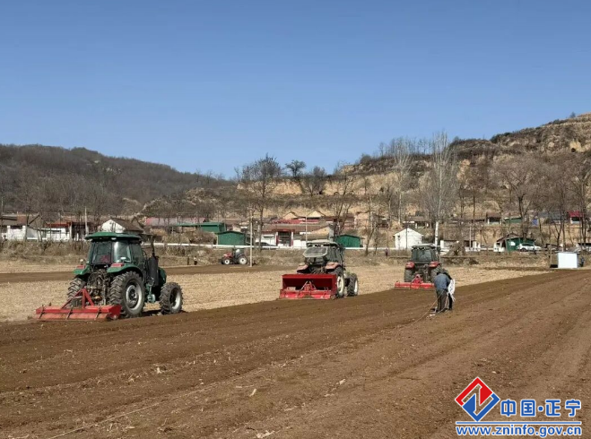 正宁顶凌覆膜按下春耕“快进键”